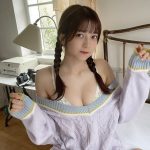 Peel the Apple・黒嵜菜々子が美バストチラリ！美麗な横顔と三つ編みヘアのギャップで魅了