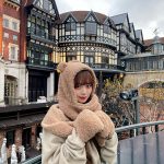 『天使すぎる小悪魔』Kirari、キュン死確定のくま型マフラーで北海道旅行を満喫