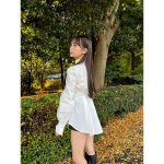 小山璃奈、ショーパンコーデで美脚披露
