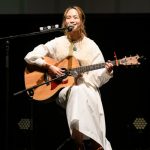 【ライブレポート】LeolaがWWSフェスに出演！アコースティックギターの弾き語りで美声を届ける＜WWS FESTIVAL vol.1 -Girls Side-＞