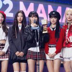 LE SSERAFIM、可愛すぎるミニスカ衣装で授賞式に登場！＜2022 MAMA AWARDS＞