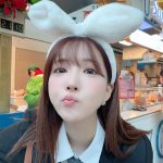 三上悠亜、韓国風JKのコスプレでファン悩殺！