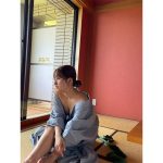 大和田南那、浴衣を着崩し美谷間チラ見せ