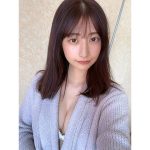 鈴木優香、ガウンから美谷間チラリな自撮りオフショット公開