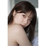AKB48・清水麻璃亜、「週プレ」初ソログラビアで魅せる透明肌で釘付け！
