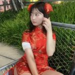 佐藤かれん、チャイナドレスから太ももチラ見せ大胆セクシー！