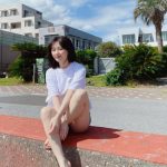 HKT48・田中美久、雨でも晴れるリアル「天気の子」オフショットで美脚全開