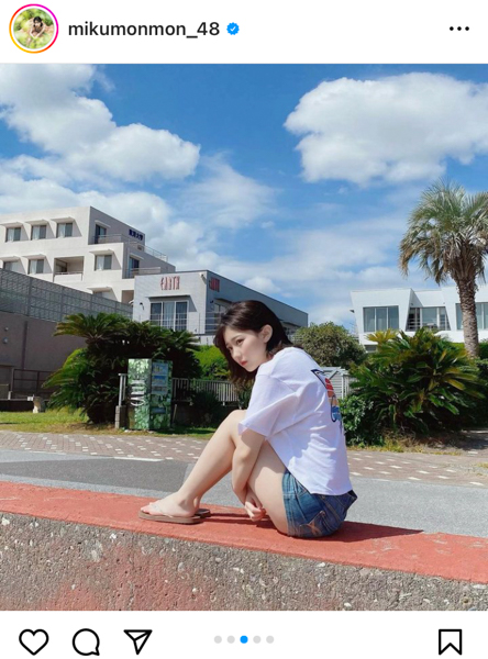 HKT48・田中美久、雨でも晴れるリアル「天気の子」オフショットで美脚全開