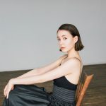 トリンドル玲奈、鎌倉で撮り下ろした等身大の2023年カレンダー発売