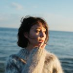 トリンドル玲奈、鎌倉で撮り下ろした等身大の2023年カレンダー発売