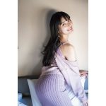 上坂すみれ、2nd写真集からチャイナなニット姿と夜な夜な練習した笑顔カットが解禁