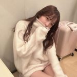 白壁爽子、ふんわり美乳を鷲掴みする『逆バニー』コスを刺激的に見せつけ！