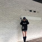 蜂谷晏海、超ミニスカでほっそり絶対領域ショットに「素晴らしいスタイル」「NICEなスタイル！」と歓喜の声！