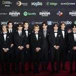 INI、クールな黒のタキシードでレッドカーペットに登場！「SPECTRA」のMAMA特別バージョンを披露＜2022 MAMA AWARDS＞