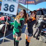 レースクイーン・霧島聖子、ミニスカコスチュームで見惚れる絶対領域を披露！