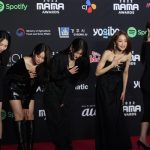 KARA、セクシーな黒衣装でレッドカーペットに登場！＜2022 MAMA AWARDS＞