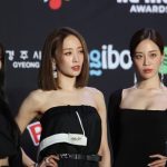 KARA、セクシーな黒衣装でレッドカーペットに登場！＜2022 MAMA AWARDS＞