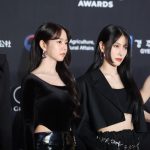 KARA、セクシーな黒衣装でレッドカーペットに登場！＜2022 MAMA AWARDS＞