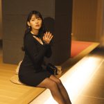 上坂すみれ、2nd写真集からチャイナなニット姿と夜な夜な練習した笑顔カットが解禁