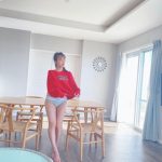 上坂すみれ、2nd写真集からチャイナなニット姿と夜な夜な練習した笑顔カットが解禁