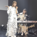 【動画】元風男塾・長谷川愛＆元AKB48・松井咲子がゴージャスな白衣装で登場！冬ソングで初のコラボイベント開催！