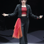 【ライブレポート】モーニング娘。'22・加賀楓、約10年間の活動に終止符！卒業曲「Give me 愛」で赤と黒の卒業衣装をまとってパフォーマンス。