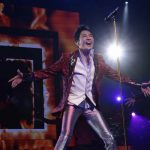 郷ひろみ、全50曲を熱唱!武道館記念公演で50周年イヤーを華やかに締めくくる