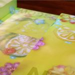 あーちすと「のん」描き下ろし限定デザインボトル 『カフェ・ド・パリ シトラス・ミックス』『カフェ・ド・パリ スウィート・チェリー』発売記念POP-UPカフェがオープン