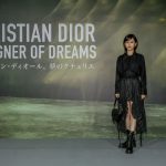 前田敦子、ミニスカートから美脚をのぞかせたロックコーデを披露＜クリスチャン・ディオール、夢のクチュリエ＞