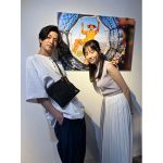 ドラマ『私のシてくれないフェロモン彼氏』島崎遥香･渡邊圭祐、傾きデートオフショットを公開