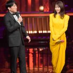 【レコ大】有村架純、衣装チェンジは美脚のぞかせた黄色のドレスコーデに！＜第64回 輝く！日本レコード大賞＞