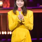 【レコ大】有村架純、衣装チェンジは美脚のぞかせた黄色のドレスコーデに！＜第64回 輝く！日本レコード大賞＞