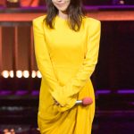 【レコ大】有村架純、衣装チェンジは美脚のぞかせた黄色のドレスコーデに！＜第64回 輝く！日本レコード大賞＞