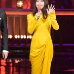 【レコ大】有村架純、衣装チェンジは美脚のぞかせた黄色のドレスコーデに！＜第64回 輝く！日本レコード大賞＞