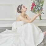 ダレノガレ明美、純白ウェディングドレスで美デコルテ披露