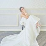 ダレノガレ明美、純白ウェディングドレスで美デコルテ披露