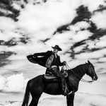 EXILE AKIRA、写真集から色気あふれる中面カット公開