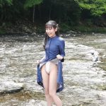 林田百加、キワドいハイレグ競泳水着で悩殺！