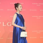 【写真特集】堀田茜、ノースリーブの青ドレスから美脚チラ見せ＜BVLGARI AVRORA AWARDS 2022＞