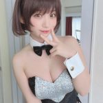 伊織もえ、バニーガールに扮して美デコルテ全開