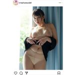 橋村依里南、脱ぎかけセクシーなむちむちボディで悩殺