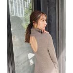 石川恋、大胆な肌見せワンピ姿のオフショットにファン悶絶