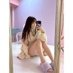 Peel the Apple・黒嵜菜々子、脚線美で釘付けにする部屋着ショットにファン歓喜！