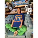 【invert 城塚翡翠 倒叙集】小芝風花、全身で餃子になりきる第1話オフショットに「Tシャツのクセが強め」「インパクトあり過ぎるぅー」の声