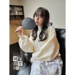 【invert 城塚翡翠 倒叙集】小芝風花、クールな表情＆ポージングで翡翠・清原果耶になりきる！