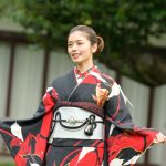 小芝風花、オトナな黒い晴れ着姿を披露！井本彩花に奢る太っ腹な約束も＜オスカー晴れ着撮影会＞