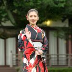 小芝風花、オトナな黒い晴れ着姿を披露！井本彩花に奢る太っ腹な約束も＜オスカー晴れ着撮影会＞