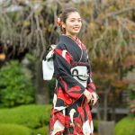 小芝風花、オトナな黒い晴れ着姿を披露!井本彩花に奢る太っ腹な約束も<オスカー晴れ着撮影会>