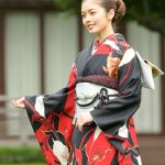 小芝風花、オトナな黒い晴れ着姿を披露！井本彩花に奢る太っ腹な約束も＜オスカー晴れ着撮影会＞