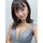 Bety・百川晴香、胸元チラリのキャバ風ドレスでどぎまぎ
